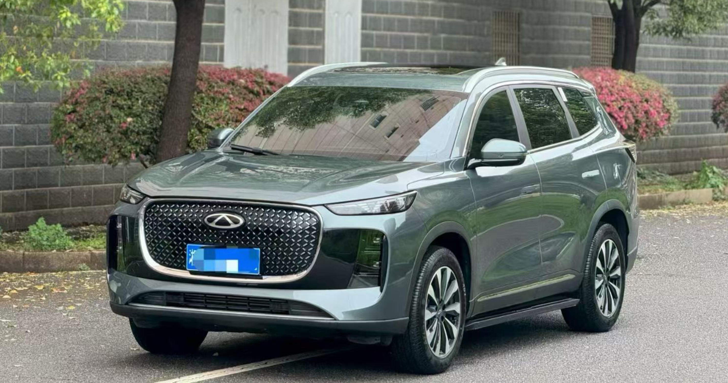 Chery Tiggo 7 green SUV available for export from China